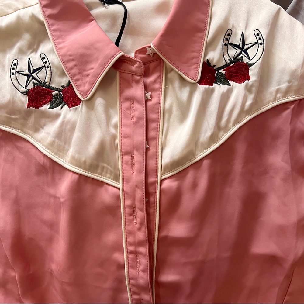 NWT Unique Vintage - Peach Ivory Western Shirt with Embroidered Roses 1XL/16